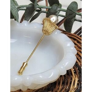 Vintage Gold Avon Pearl Pin, Gold Flower Bud Cups the Pearl, Pristine Condition!